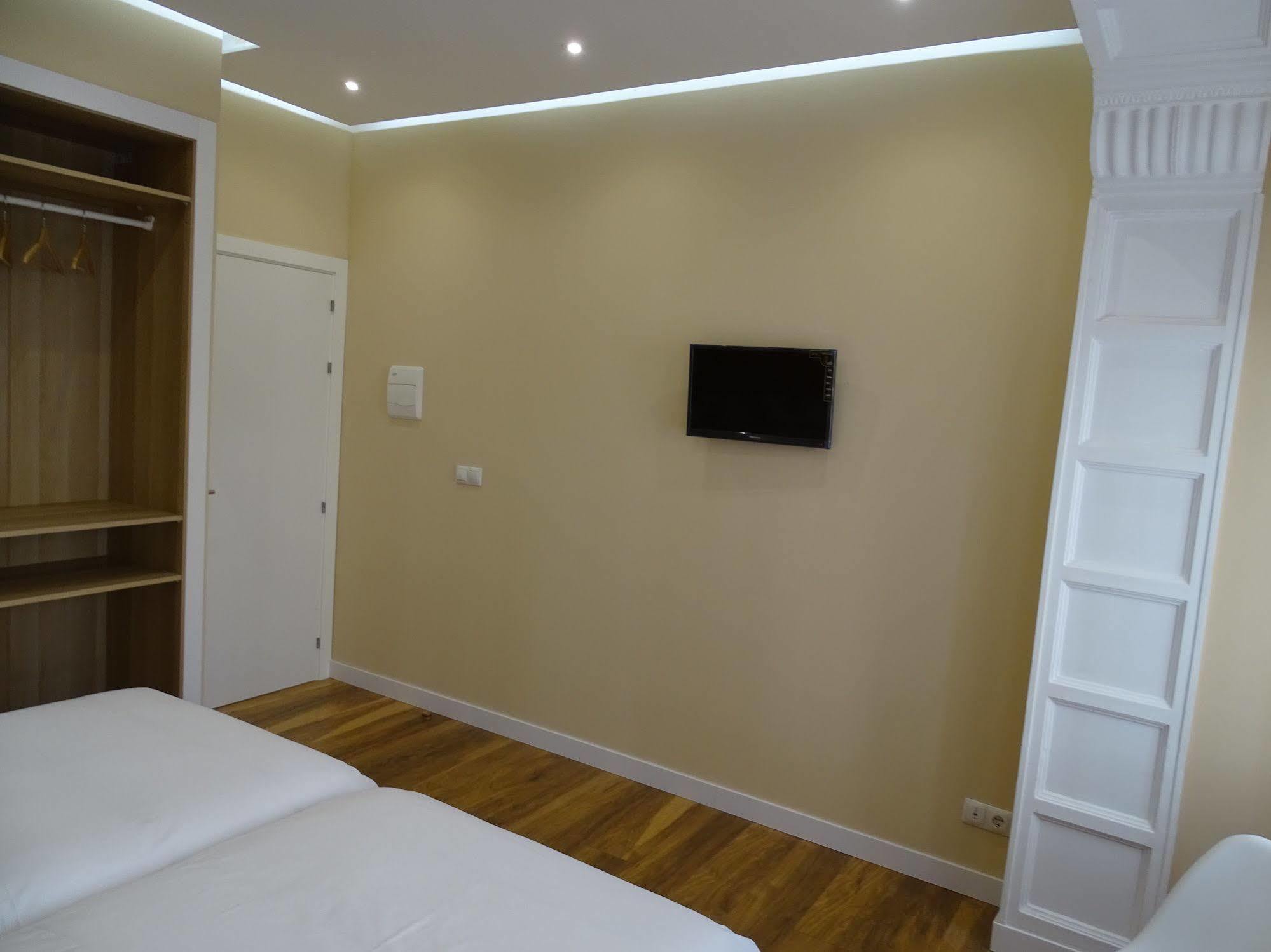 Urban Burgos Hotel Exterior photo